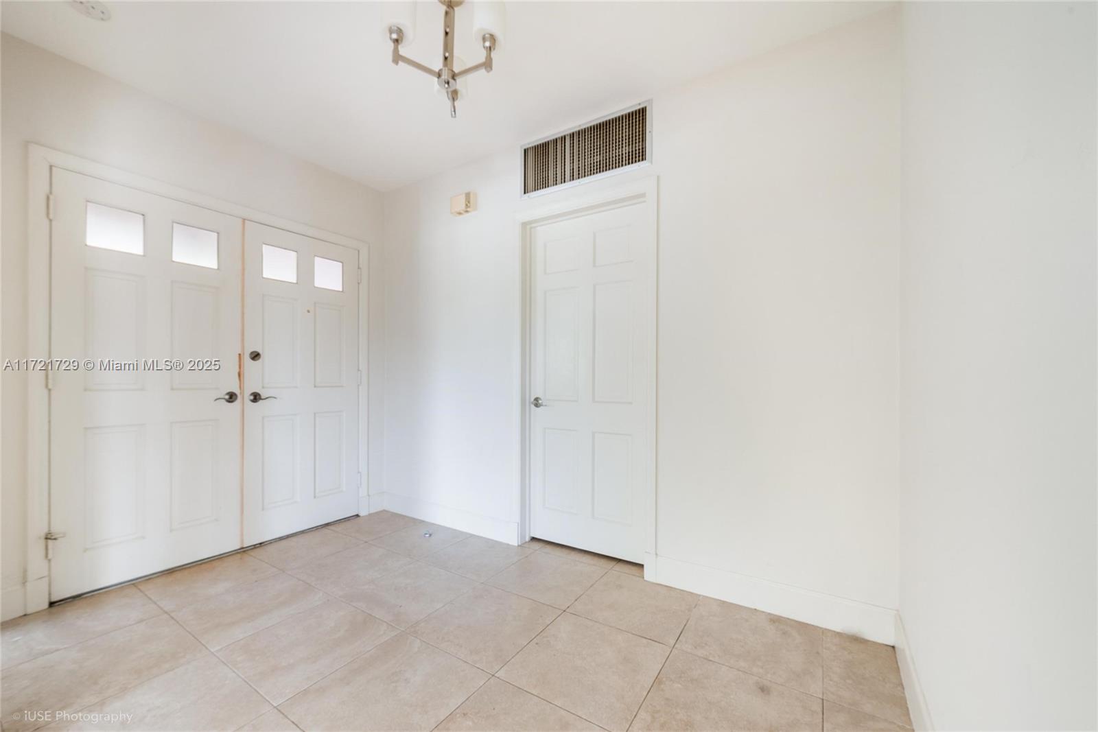 SOUTH BRICK CONDO - Residential