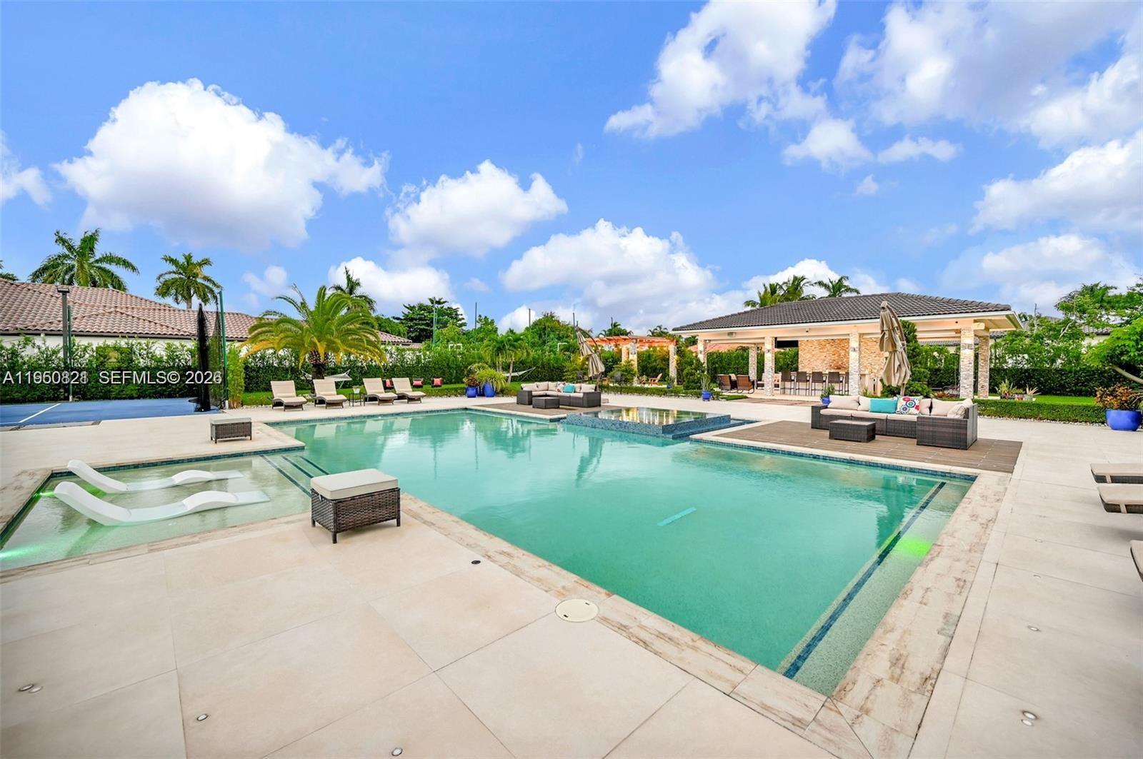 SWEETWATER ESTS SUB - Residential