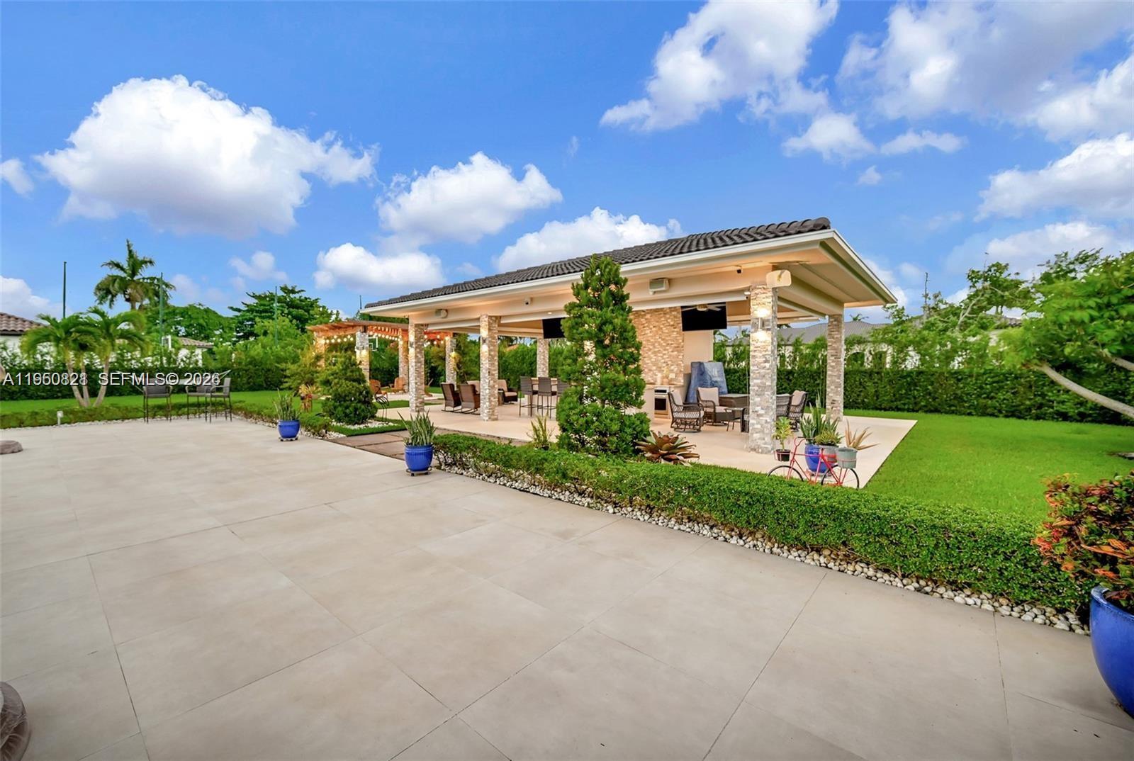 SWEETWATER ESTS SUB - Residential