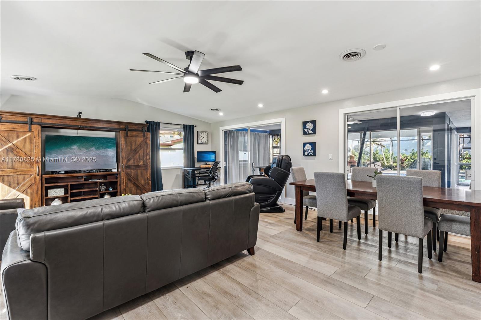 SEMINOLE ESTATES - Residential