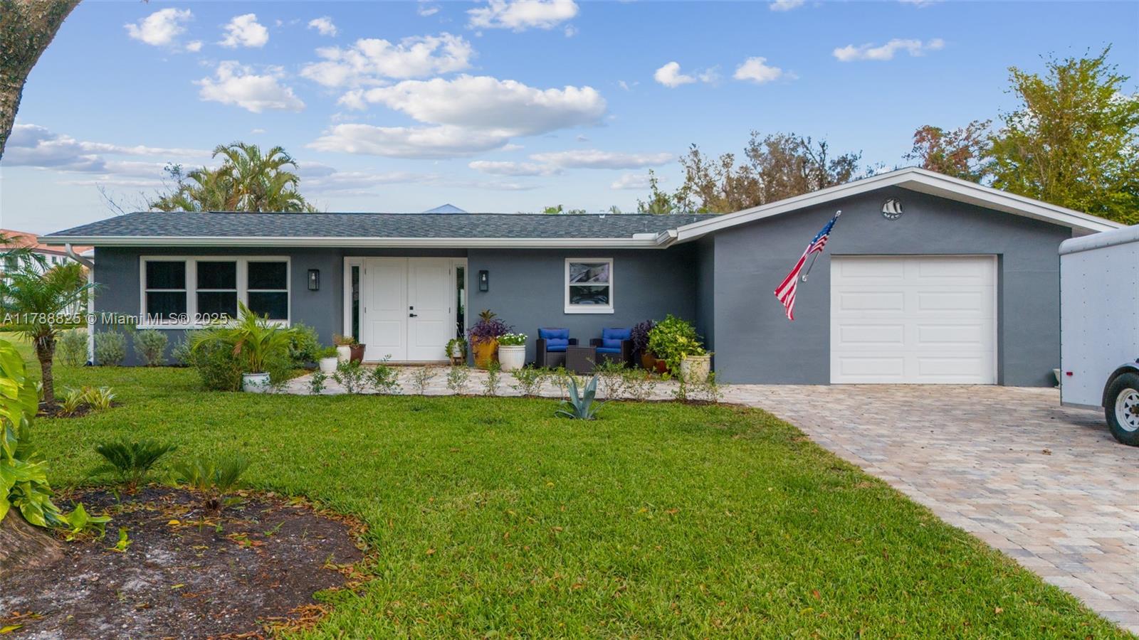 1121 Vesper Dr, Fort Myers, Lee County, Florida - 3 Bedrooms  
2 Bathrooms - 