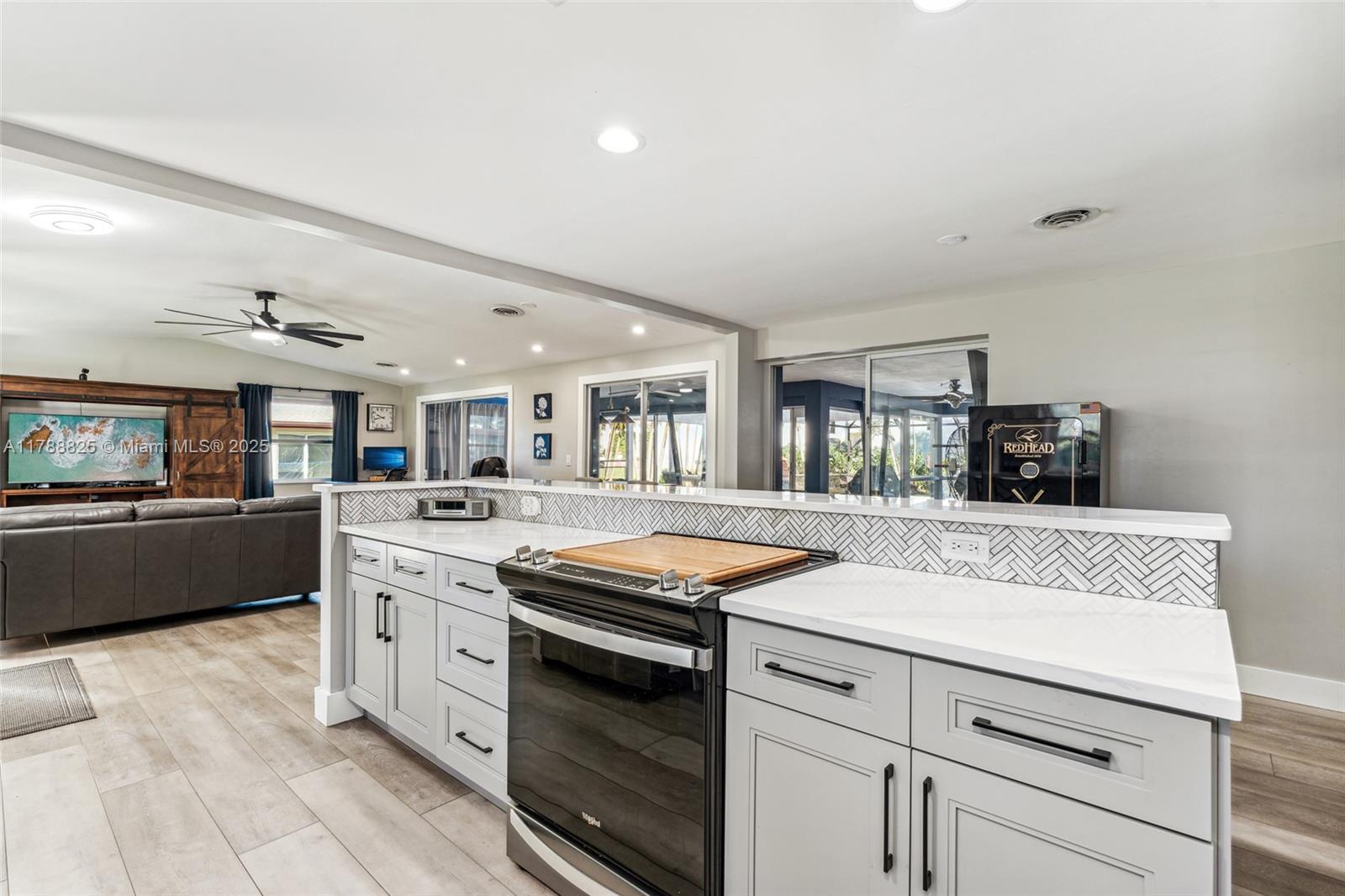 SEMINOLE ESTATES - Residential