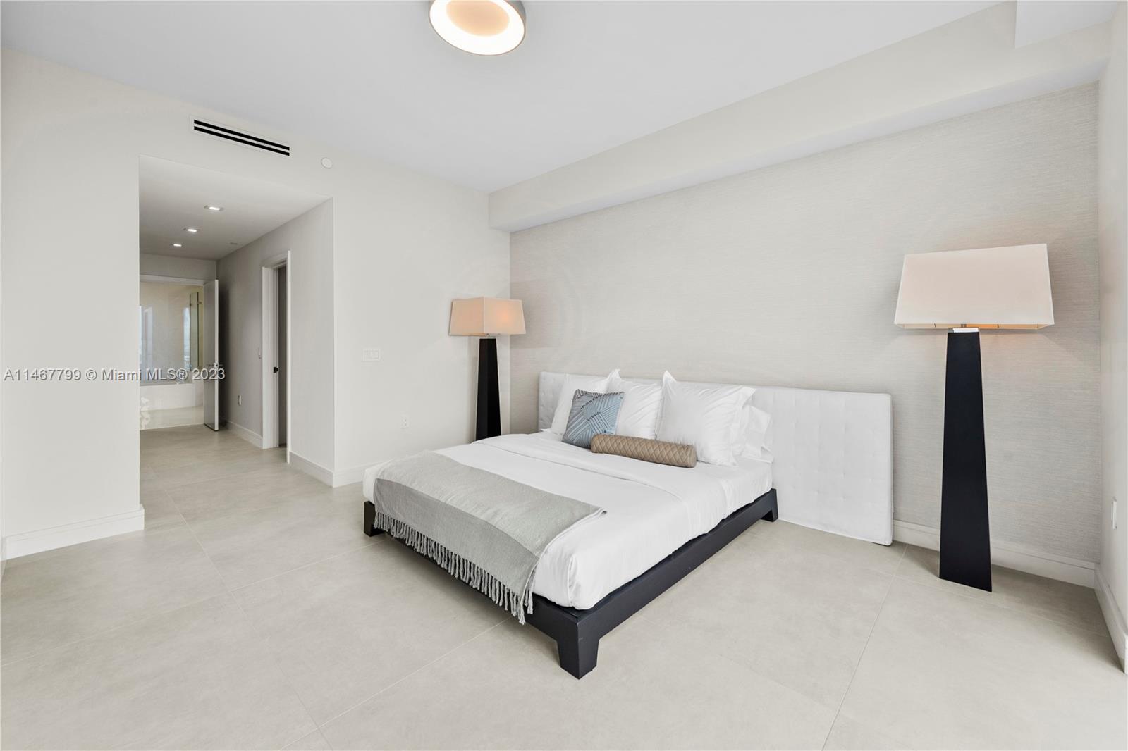 PARQUE TOWERS CONDO - Residential