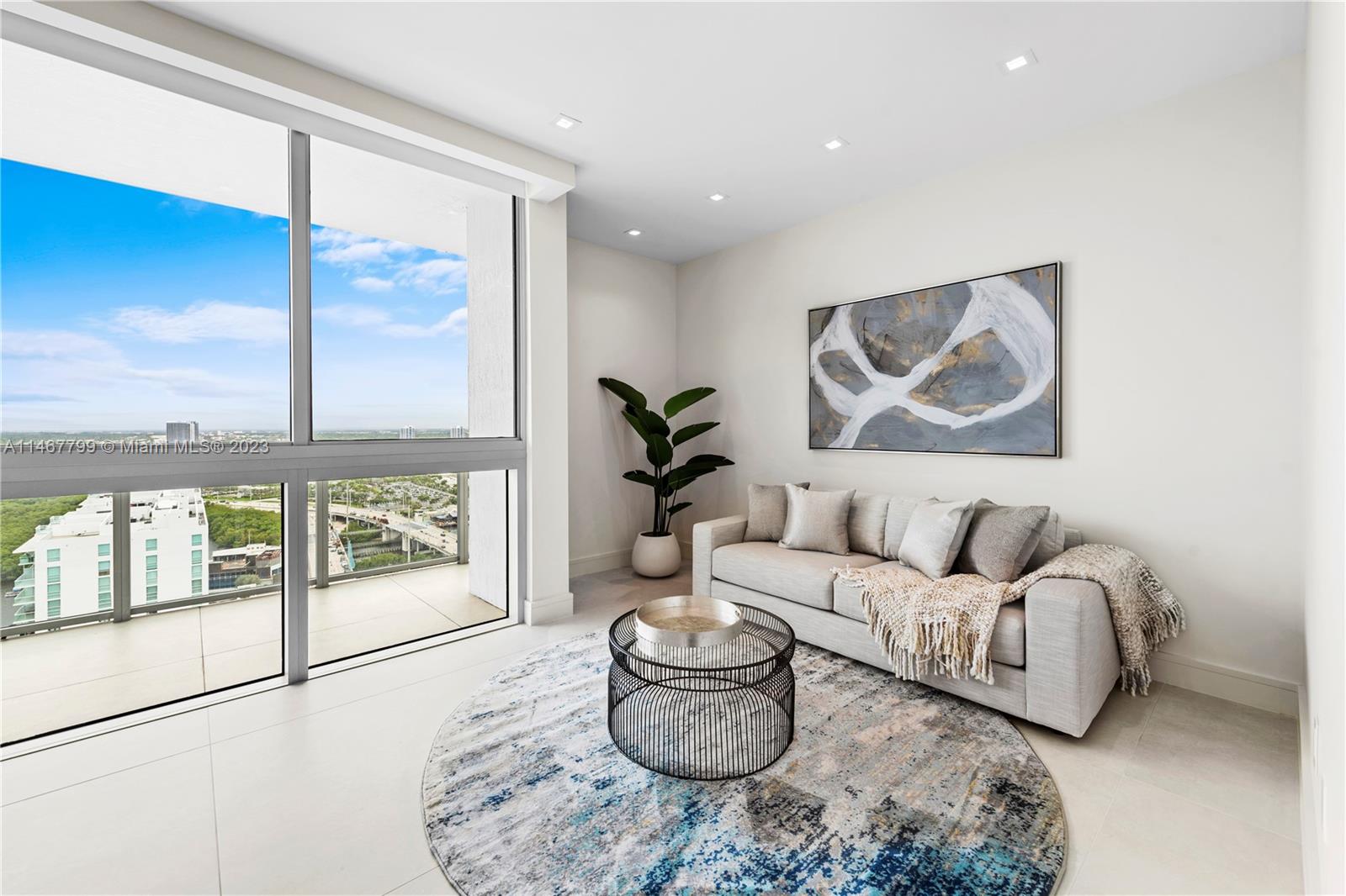 PARQUE TOWERS CONDO - Residential