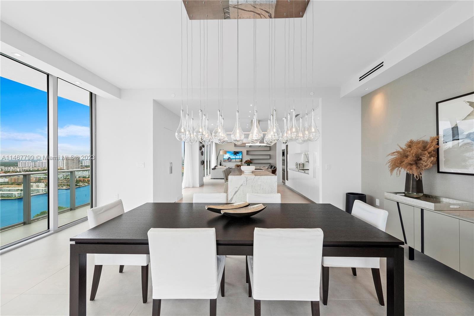 PARQUE TOWERS CONDO - Residential