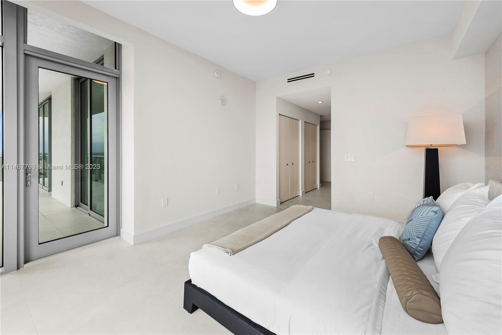 PARQUE TOWERS CONDO - Residential