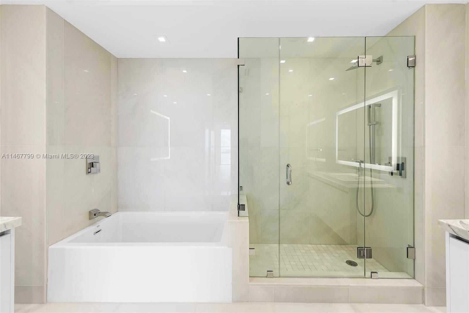 PARQUE TOWERS CONDO - Residential