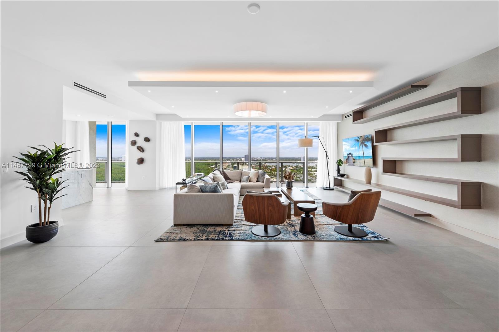 PARQUE TOWERS CONDO - Residential