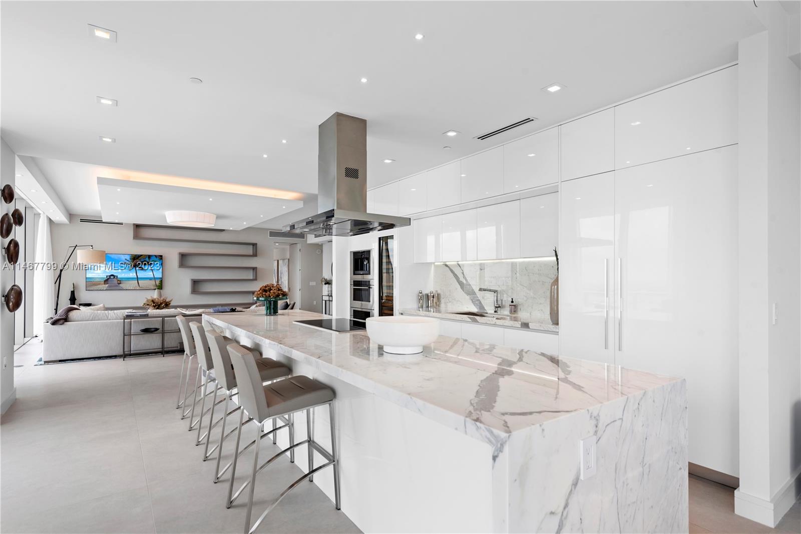 PARQUE TOWERS CONDO - Residential