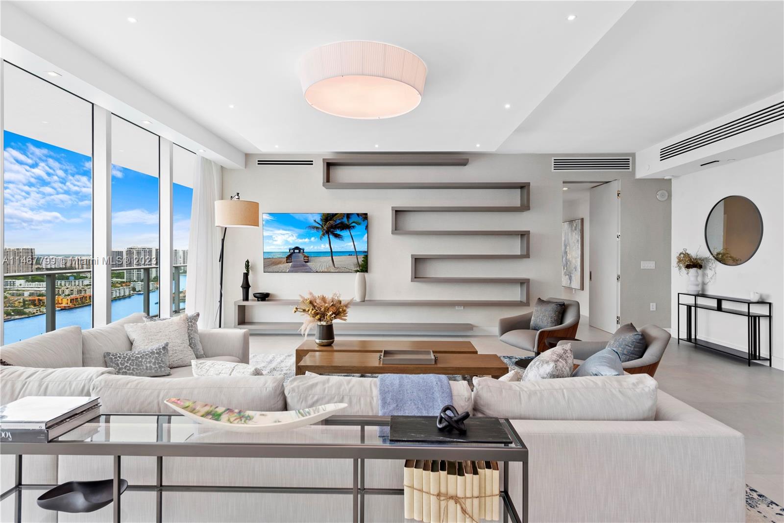 PARQUE TOWERS CONDO - Residential