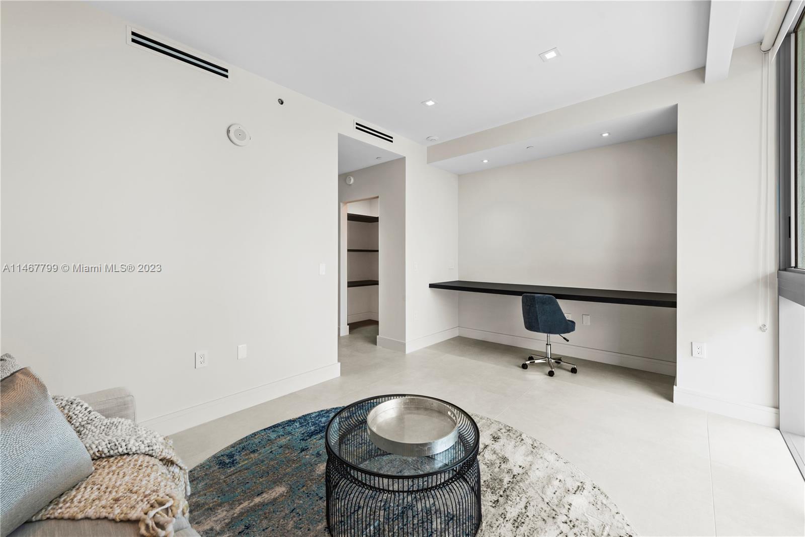 PARQUE TOWERS CONDO - Residential