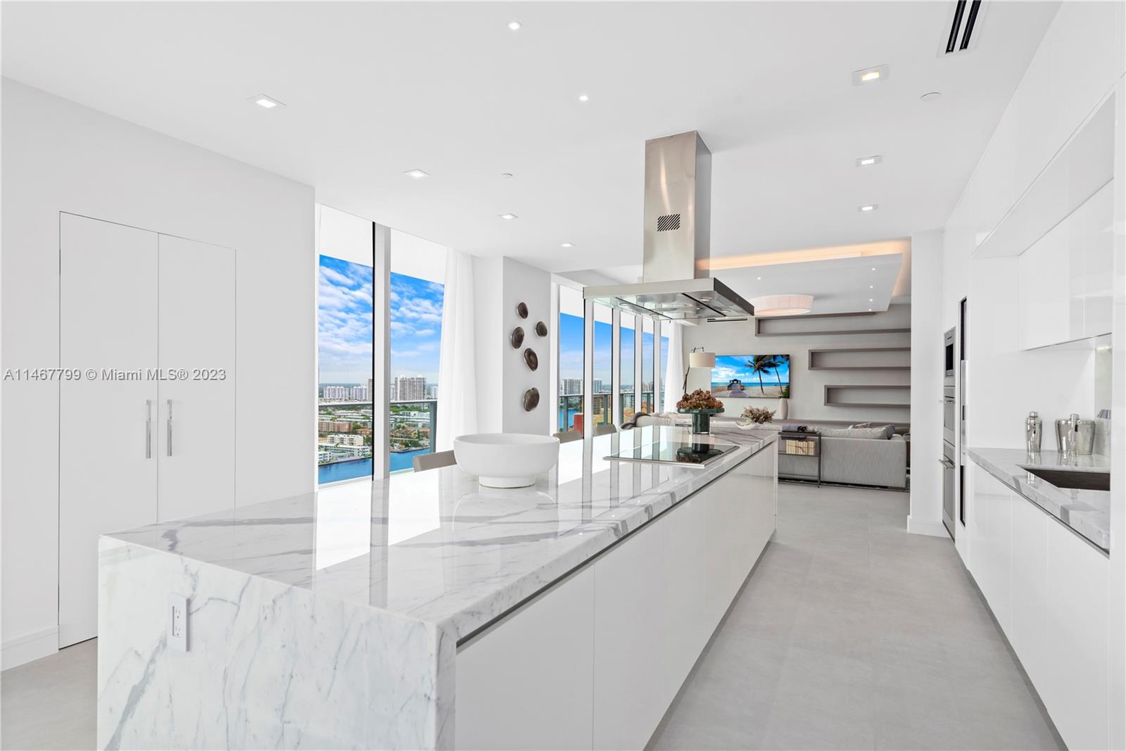PARQUE TOWERS CONDO - Residential