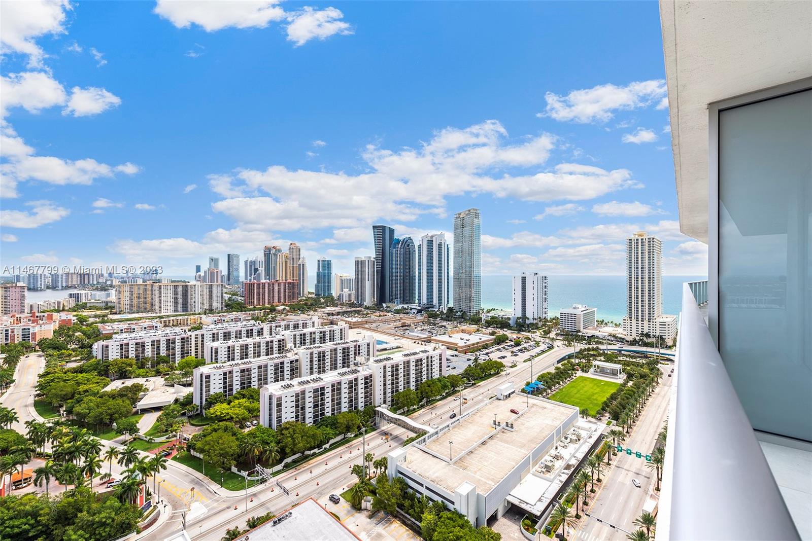 PARQUE TOWERS CONDO - Residential