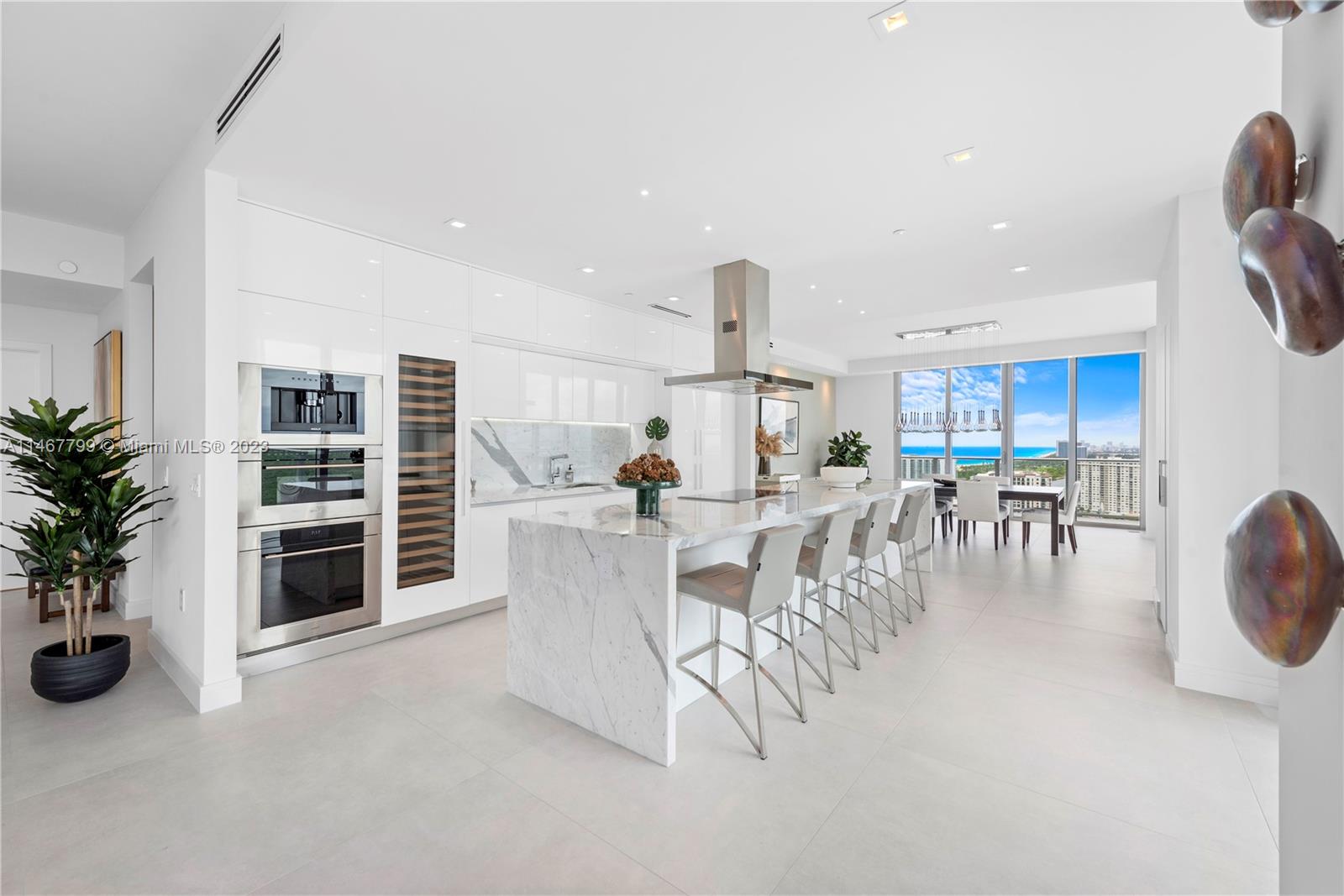 PARQUE TOWERS CONDO - Residential