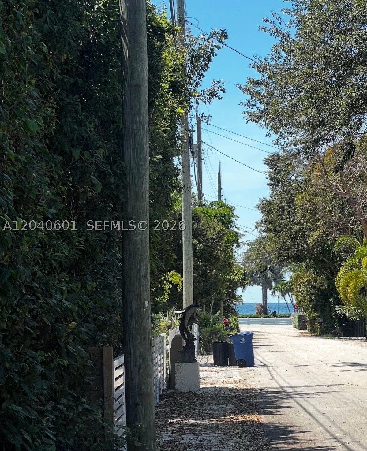Photo 1 of 4 — 31 Dolphin Rd, Key Largo, FL 33037
