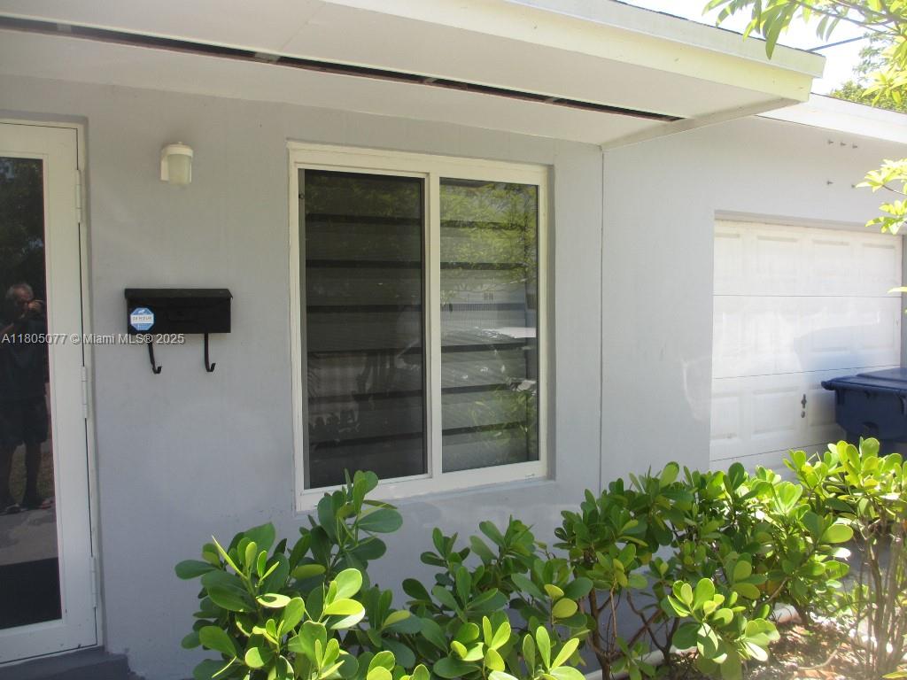 9900 SW 164th Ter