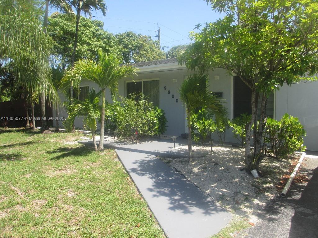 9900 Sw 164th Ter, Miami, Broward County, Florida - 4 Bedrooms  
1 Bathrooms - 