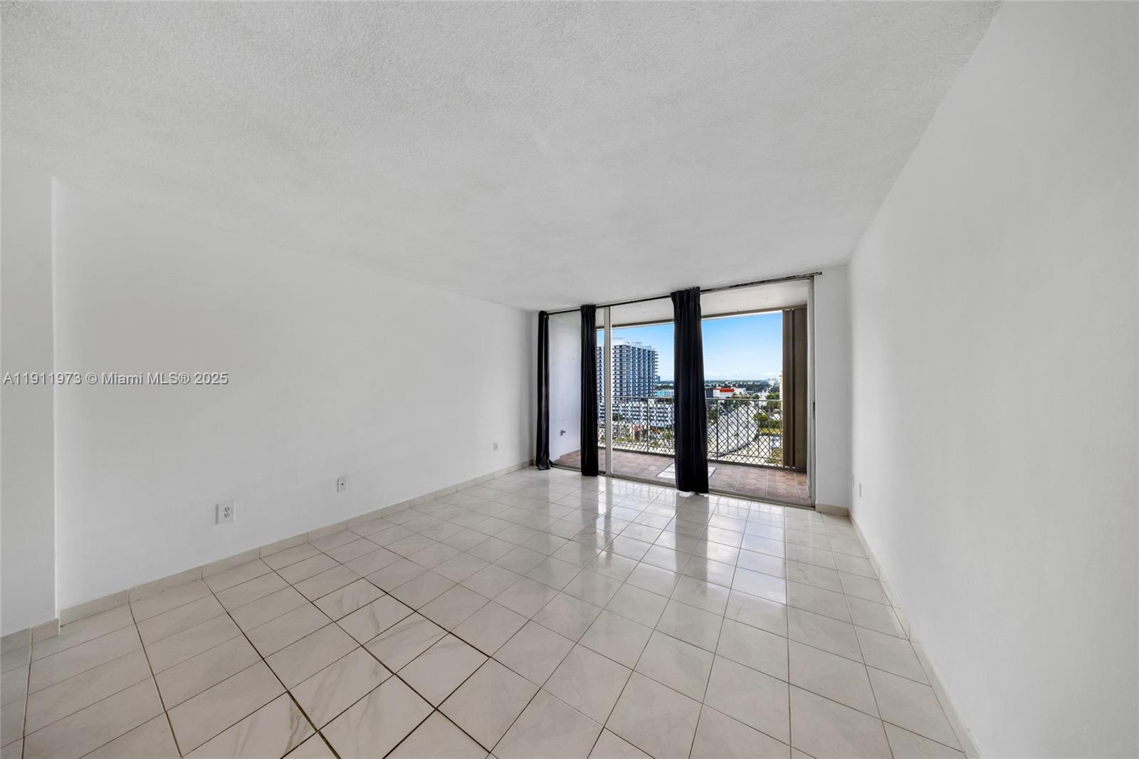 KENNEDY HOUSE CONDO - Residential