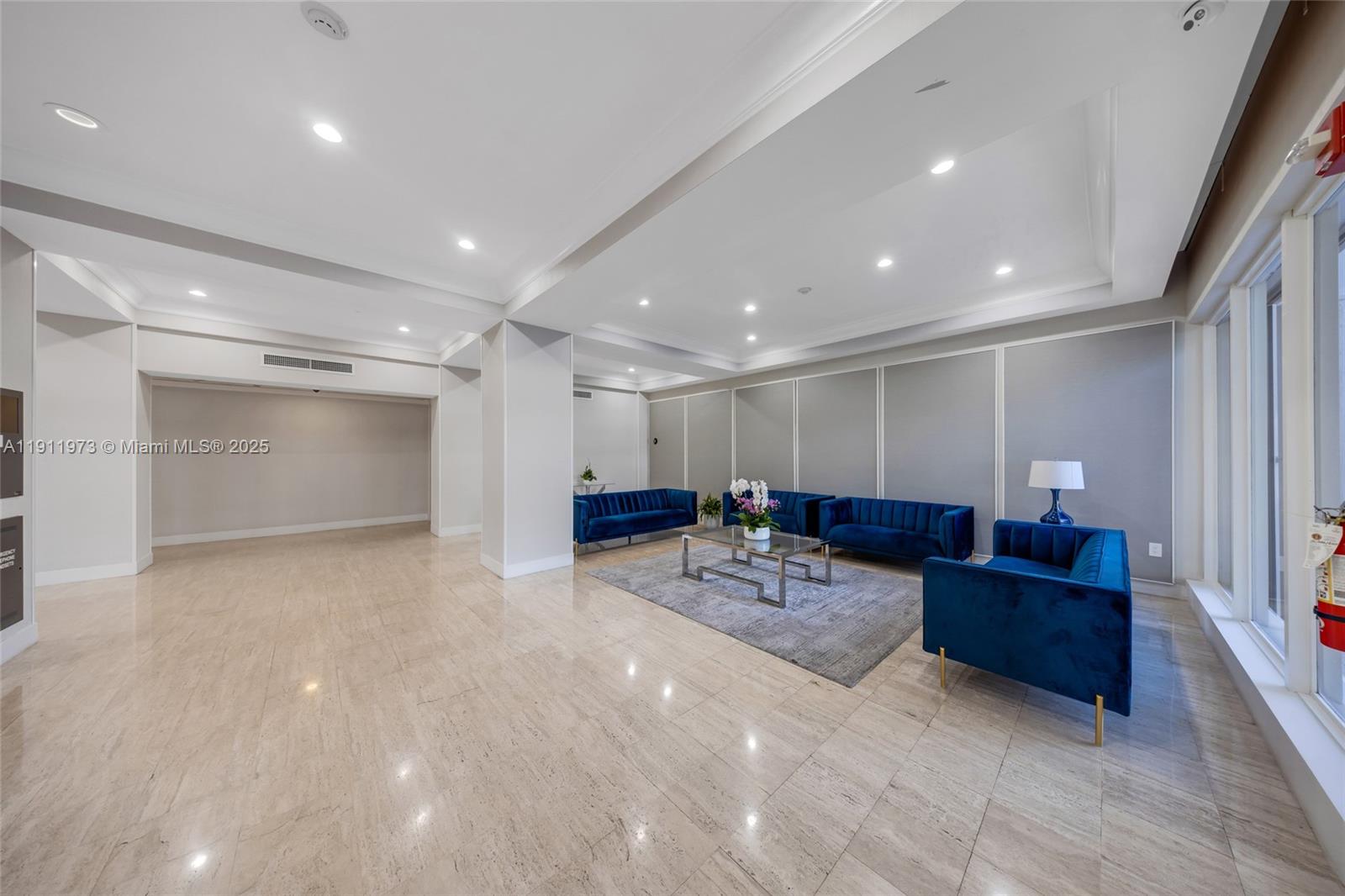 KENNEDY HOUSE CONDO - Residential