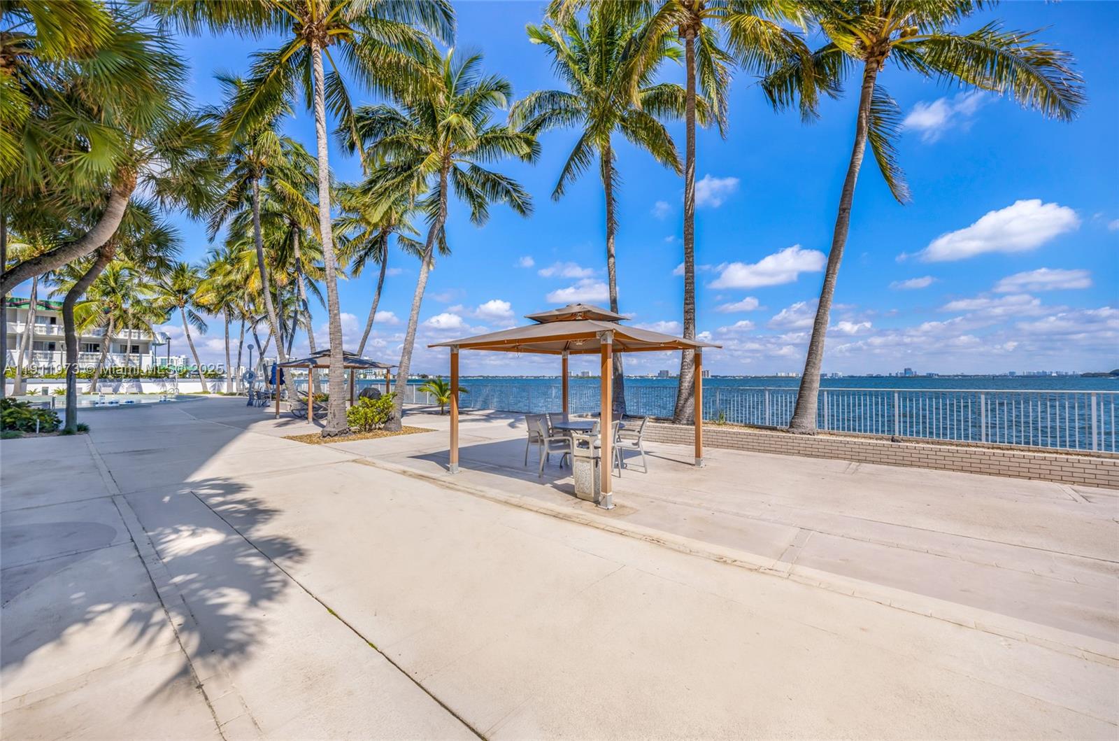 KENNEDY HOUSE CONDO - Residential