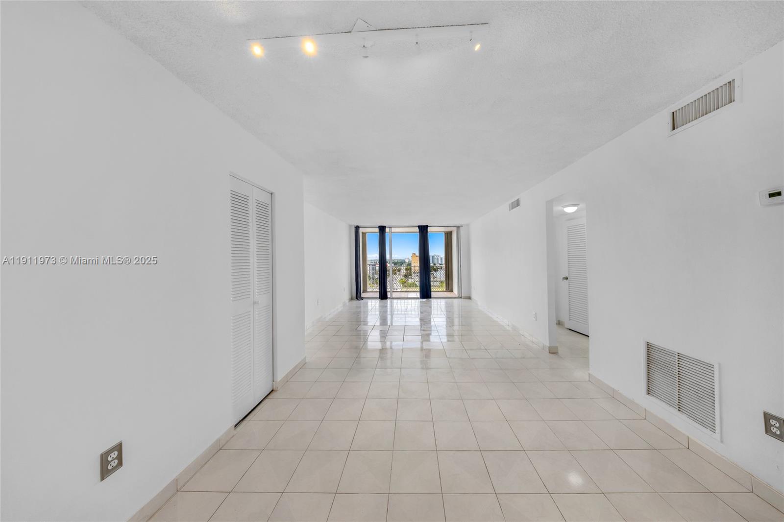 KENNEDY HOUSE CONDO - Residential