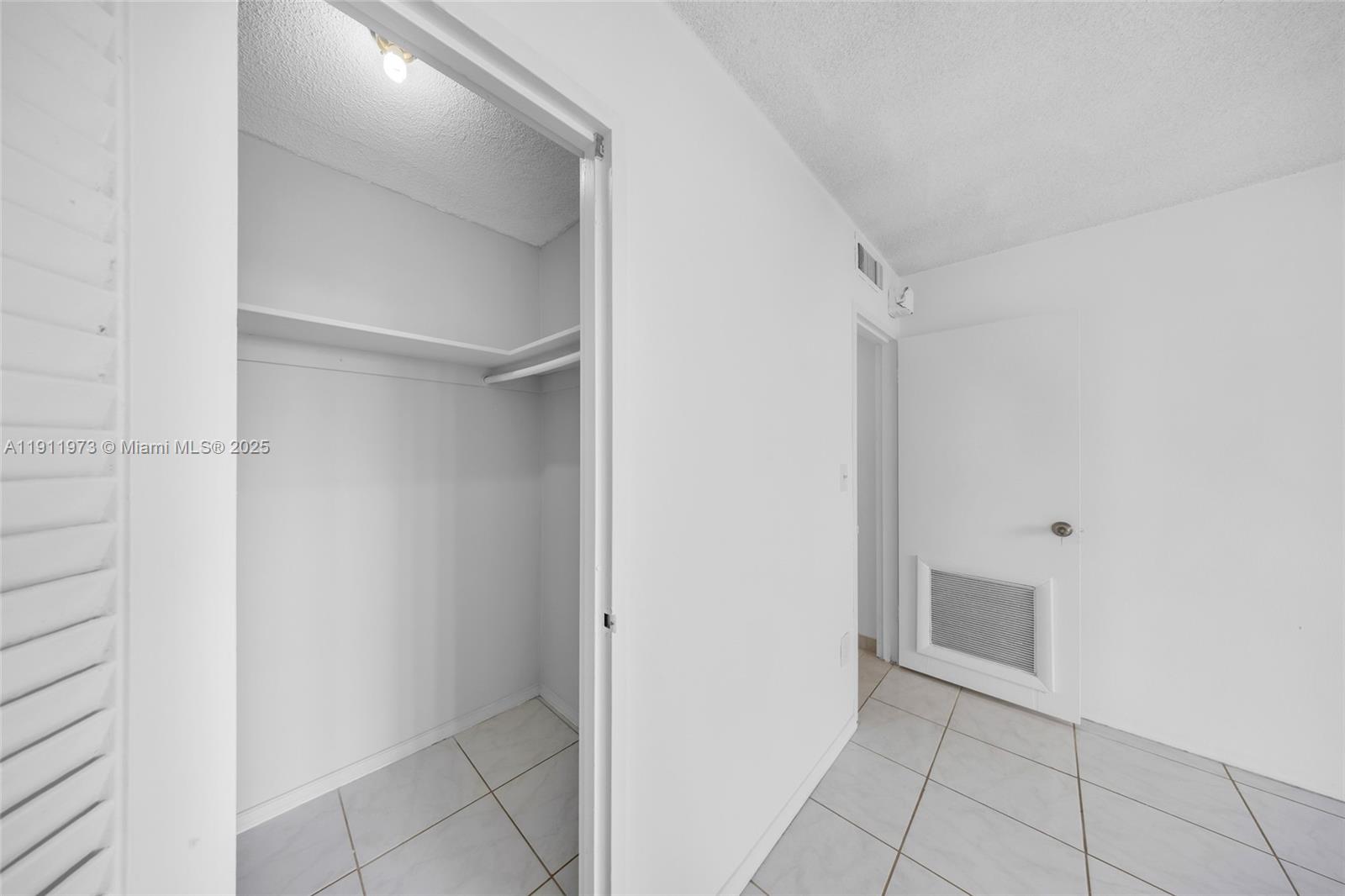 KENNEDY HOUSE CONDO - Residential