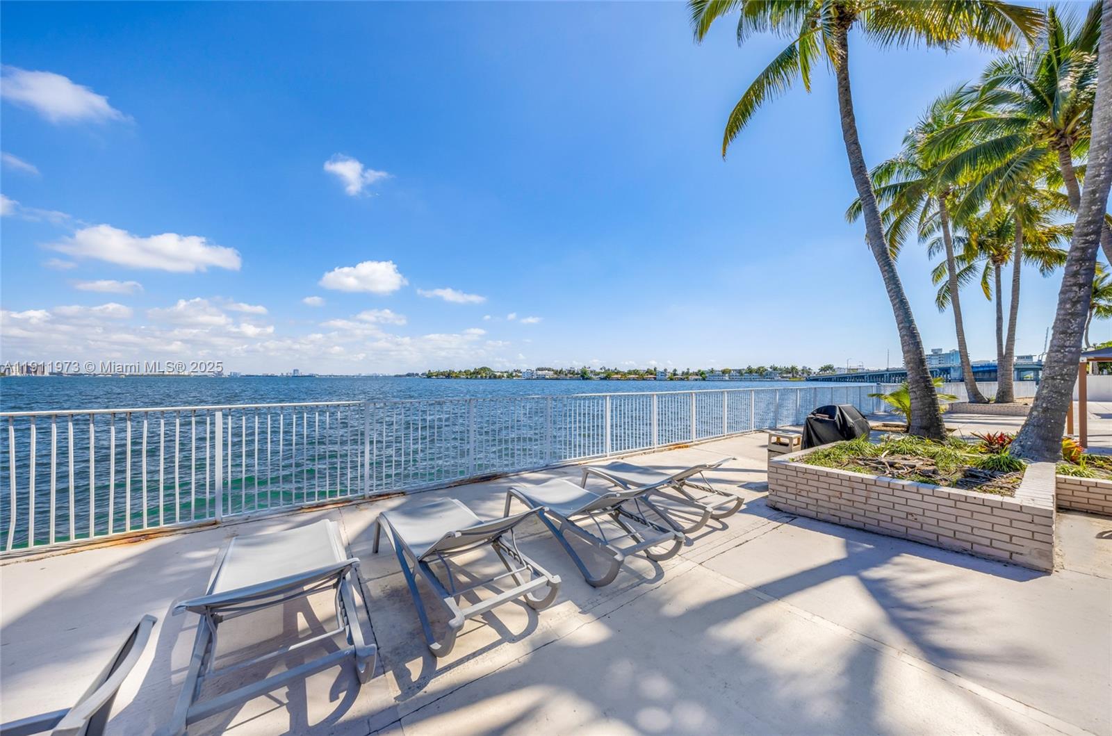 KENNEDY HOUSE CONDO - Residential