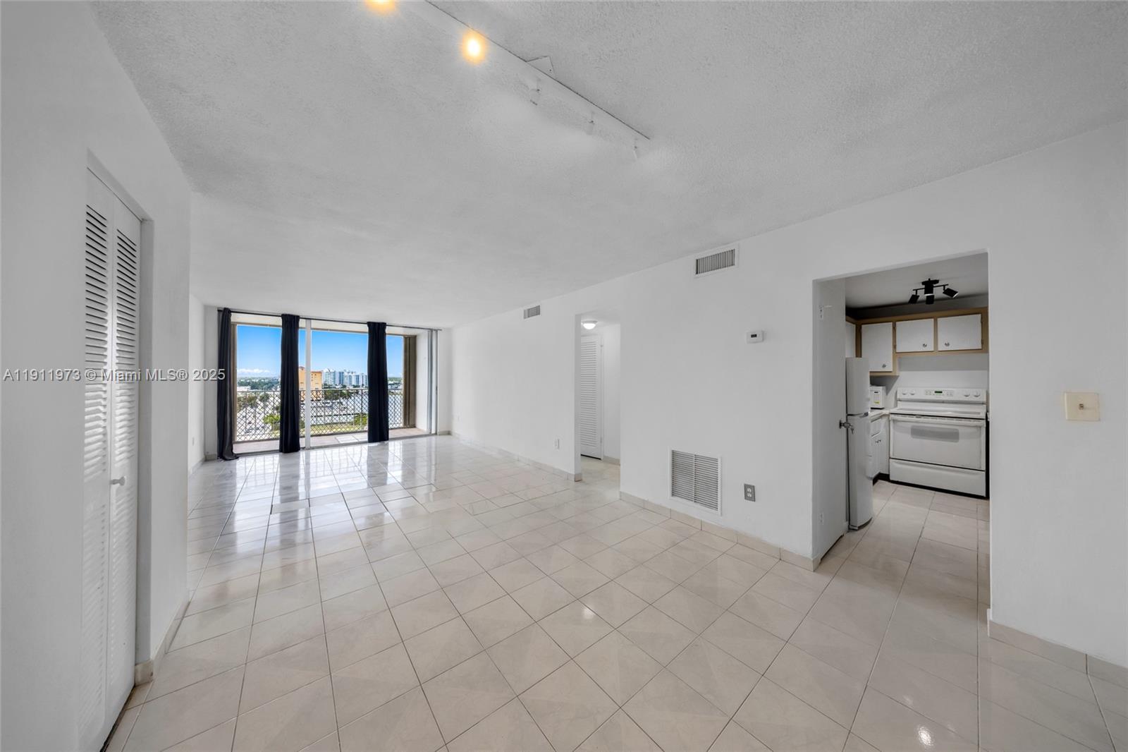 KENNEDY HOUSE CONDO - Residential