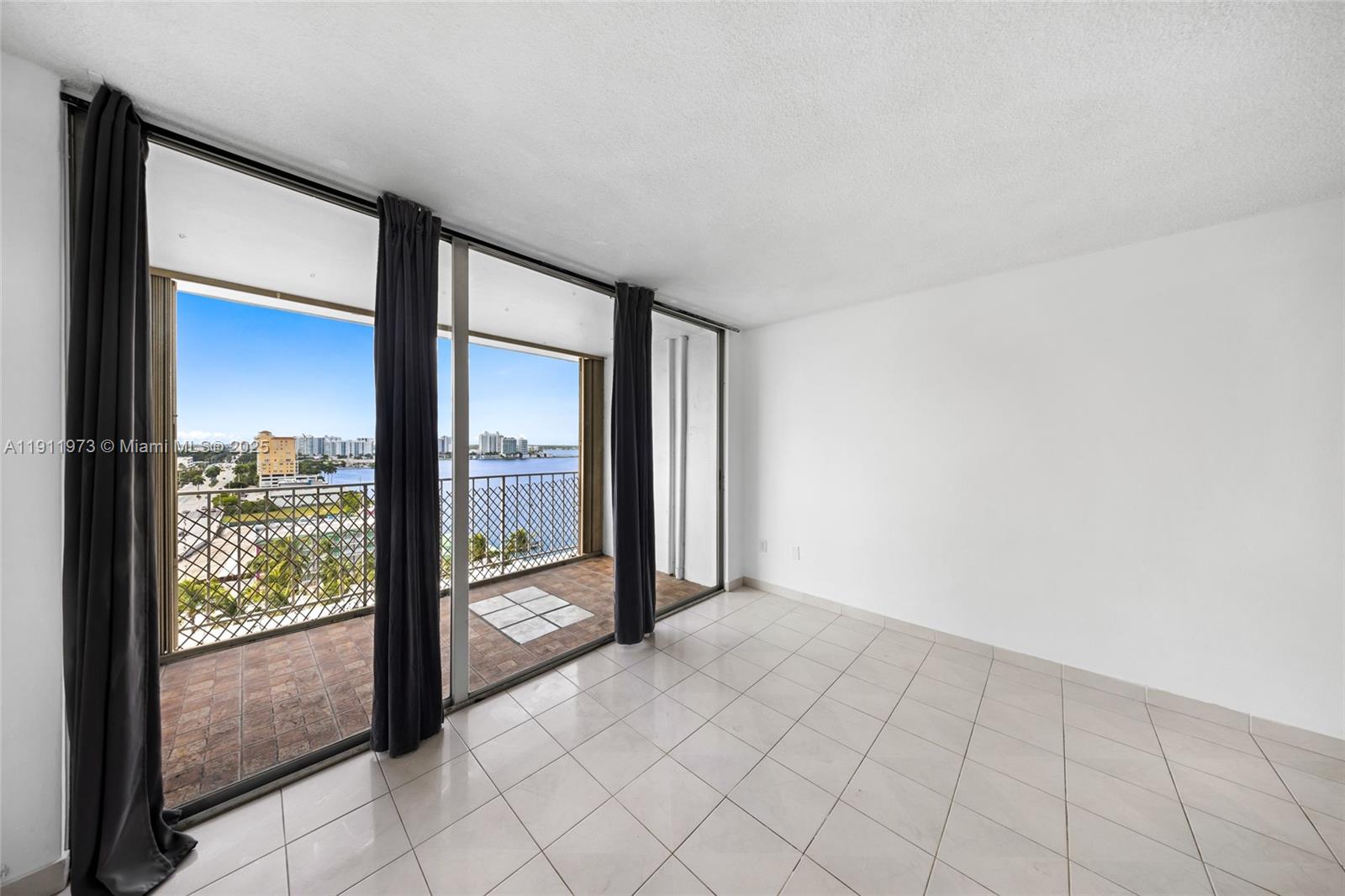 KENNEDY HOUSE CONDO - Residential