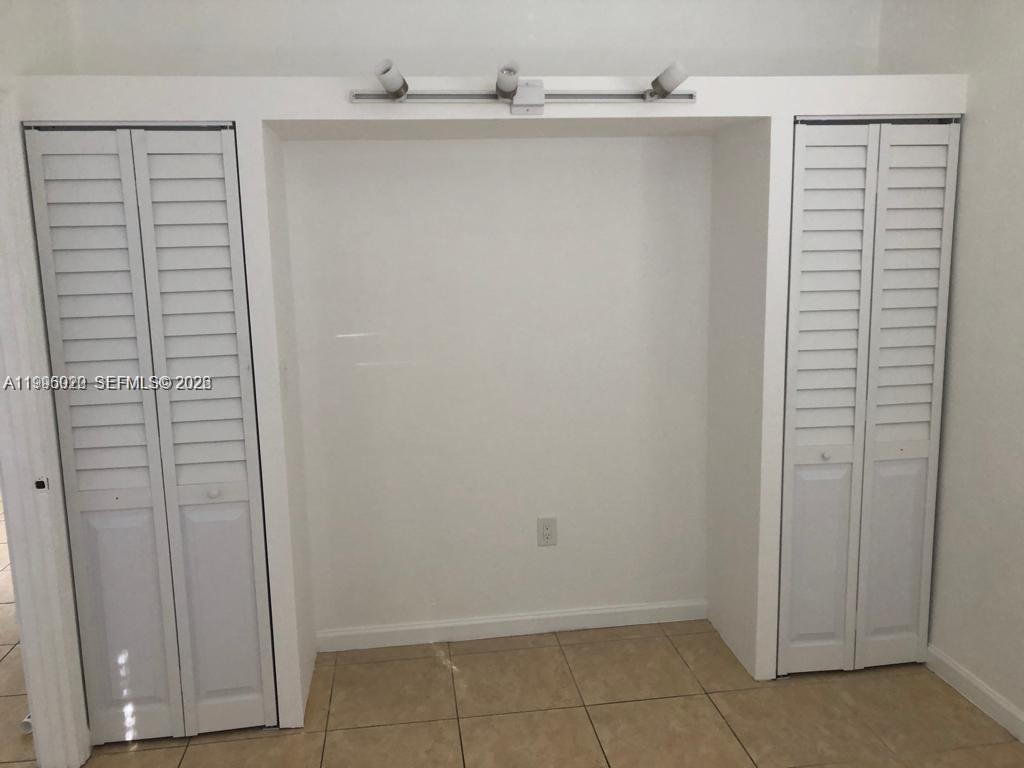 SHOMA TOWNHOMES AT KEYSCO - Residential Lease