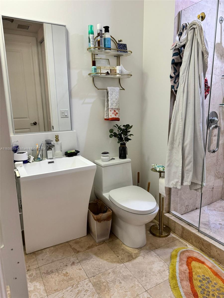 THE PONCE DE LEON CONDO - Residential Lease