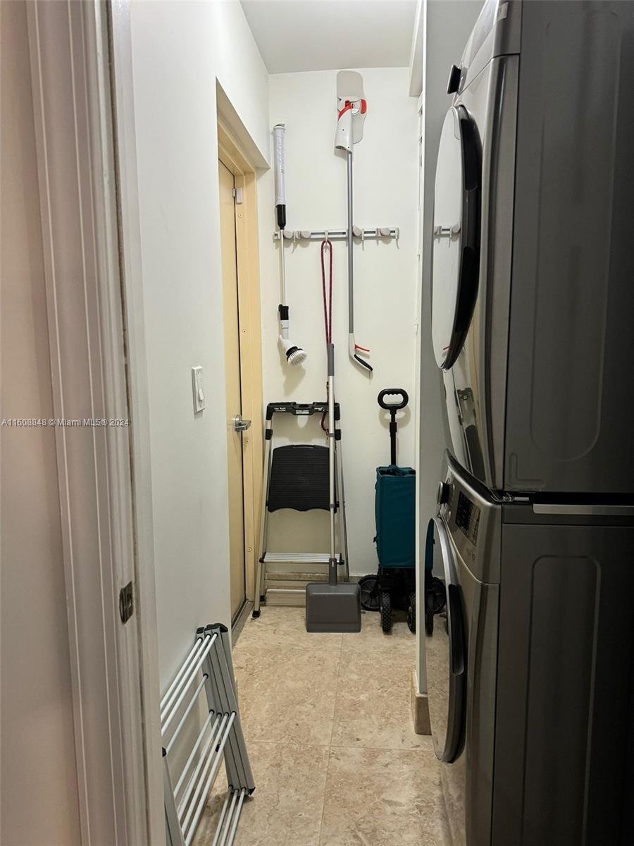 THE PONCE DE LEON CONDO - Residential Lease