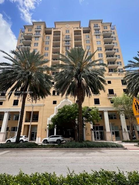 Luxury corner unit with private elevator on 14th floor with breathtaking views - Boutique building - 10-foot high ceilings in all living rooms and bedrooms - 2 bedrooms, 2 baths - 1,174 sq. ft. - Custom-crafted, European-style, 8-foot high wood cabinets - Beautiful Stainless Steel appliances and Granite countertops -Washer, Dryer - Separate storage room 6x8 feet - Pool deck, BBQ, and Entertainment area - Exercise room and sauna - Walk to Miracle Mile, Publix, or take the free Coral Gables Trolley and more! lovely balcony to dine and take in the beautiful skyline of the city of Miami and the city for Coral Gables. Your 2 parking spaces together right out side your
elevator along with an exterior 9ftwide x 8ft high x 6ft deep storage unit.