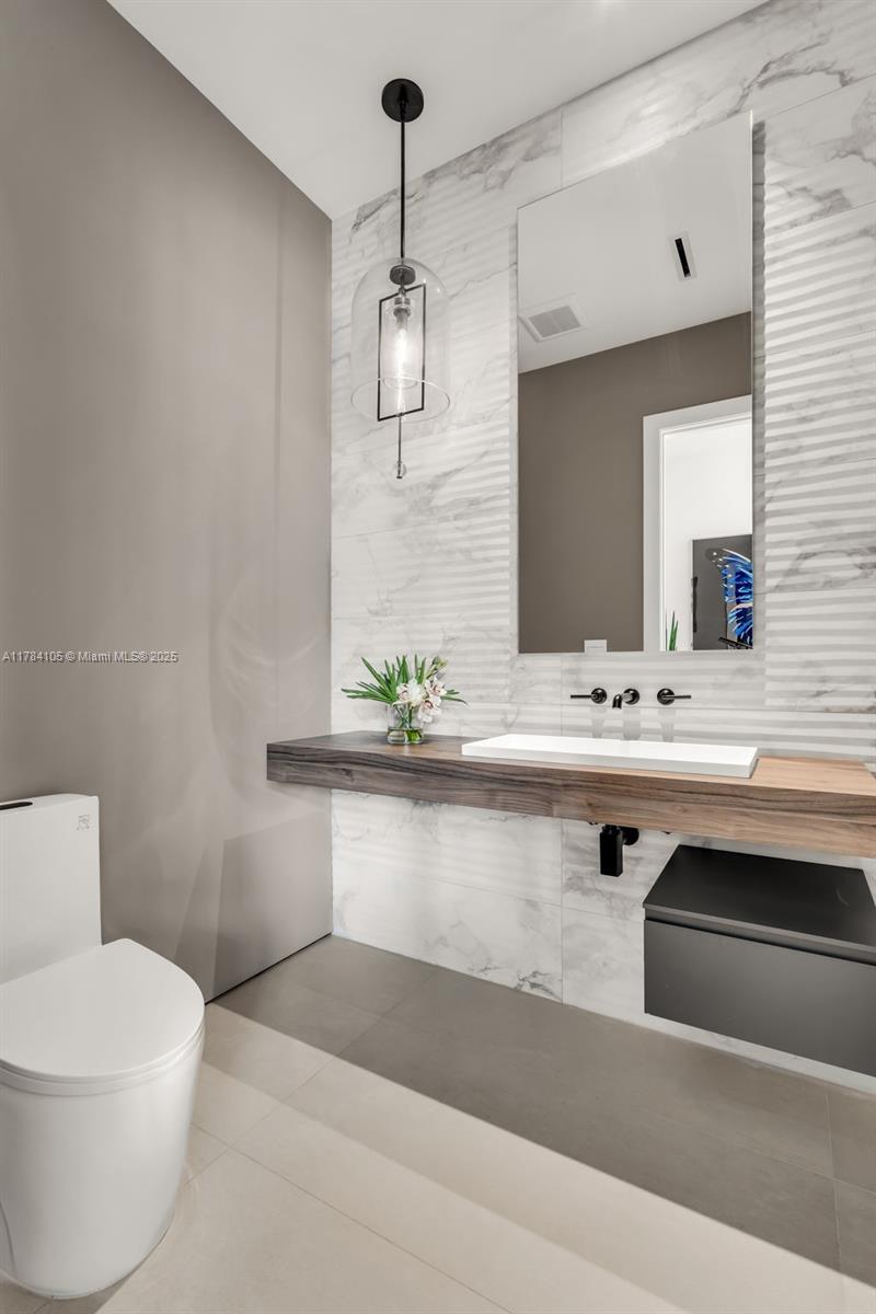 PINE TREE ESTATES - Residential