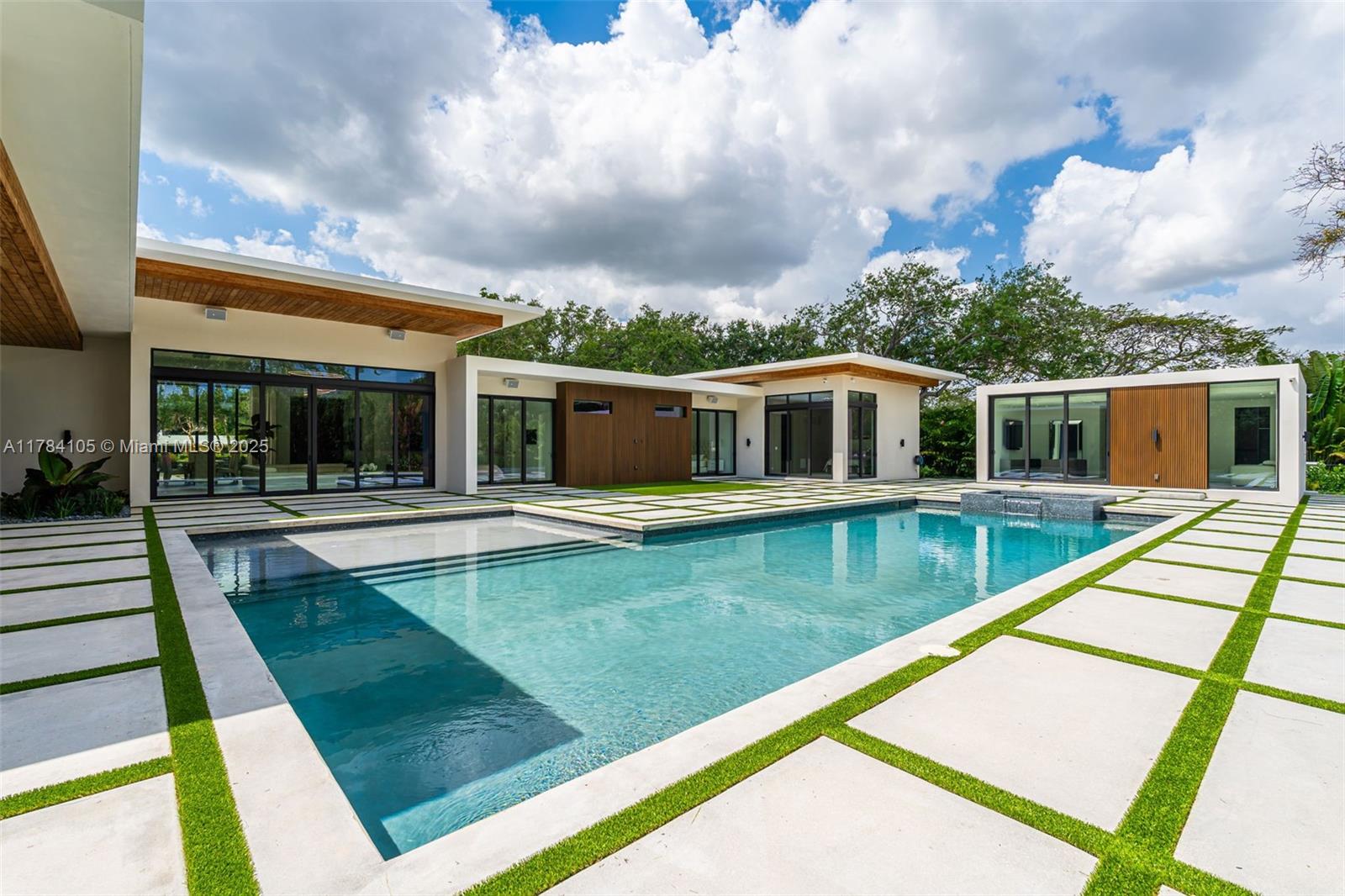 PINE TREE ESTATES - Residential