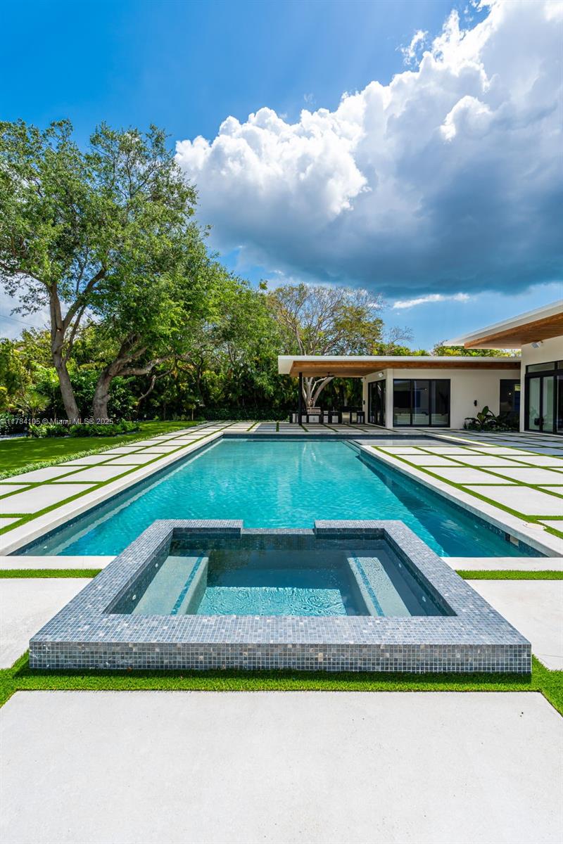 PINE TREE ESTATES - Residential