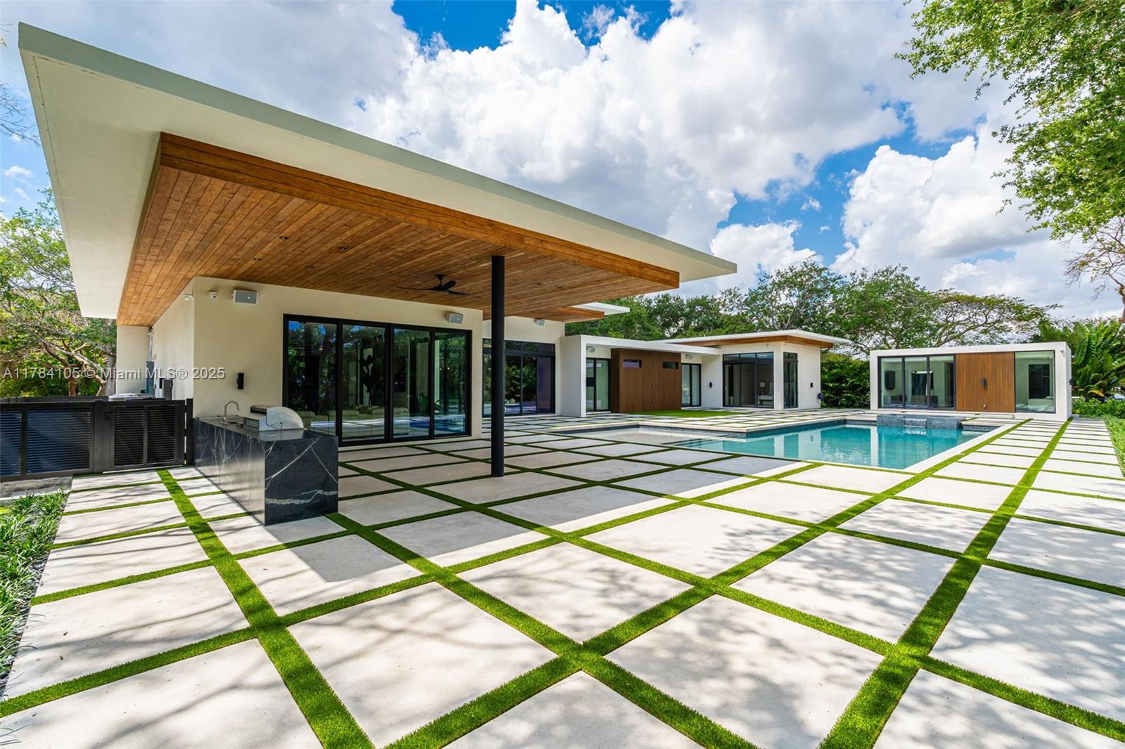 PINE TREE ESTATES - Residential