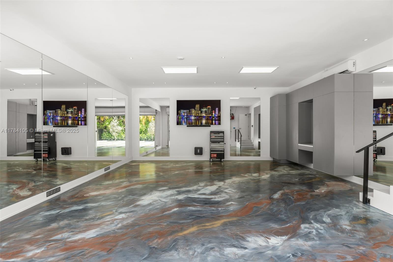 PINE TREE ESTATES - Residential