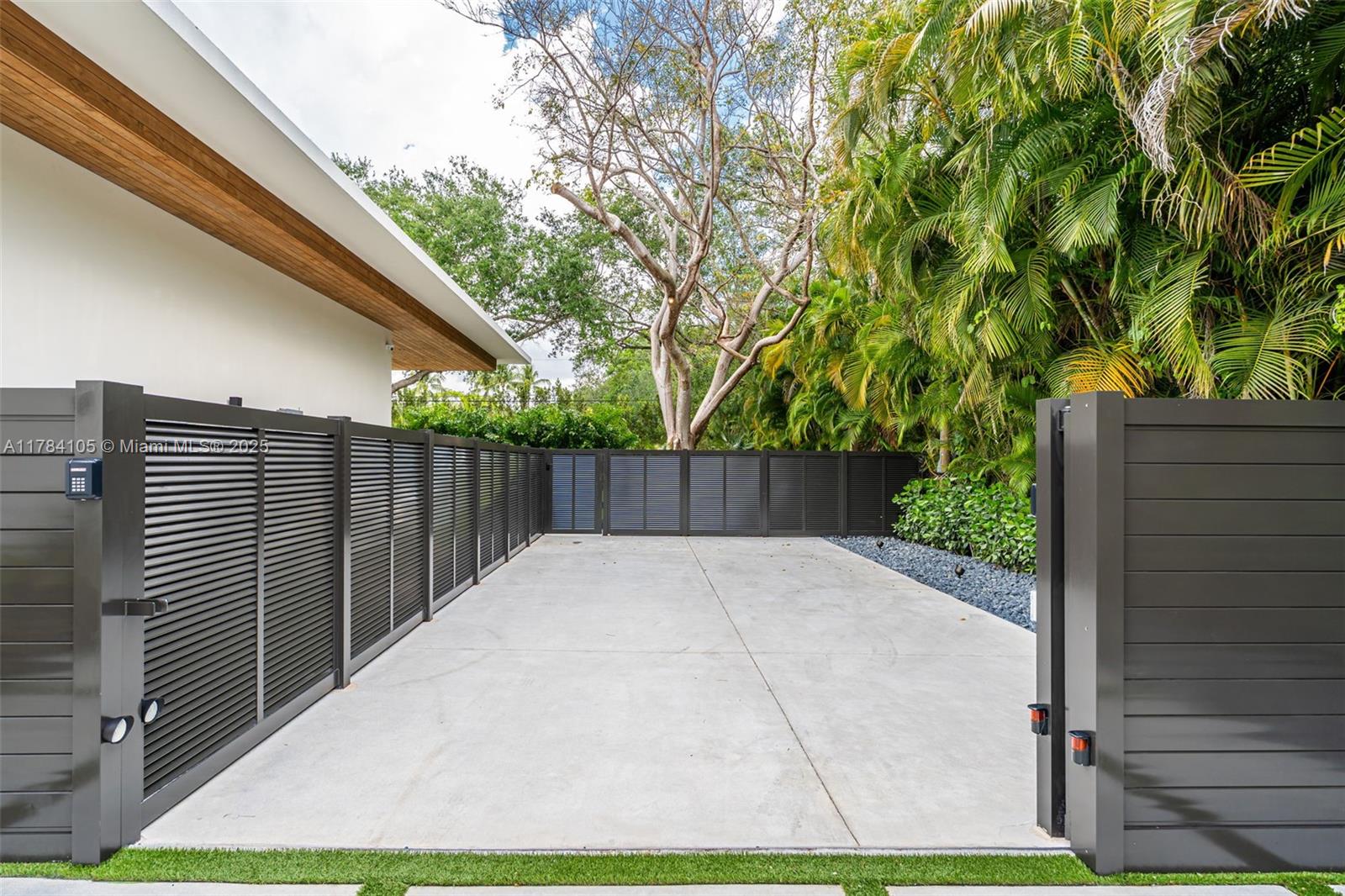 PINE TREE ESTATES - Residential