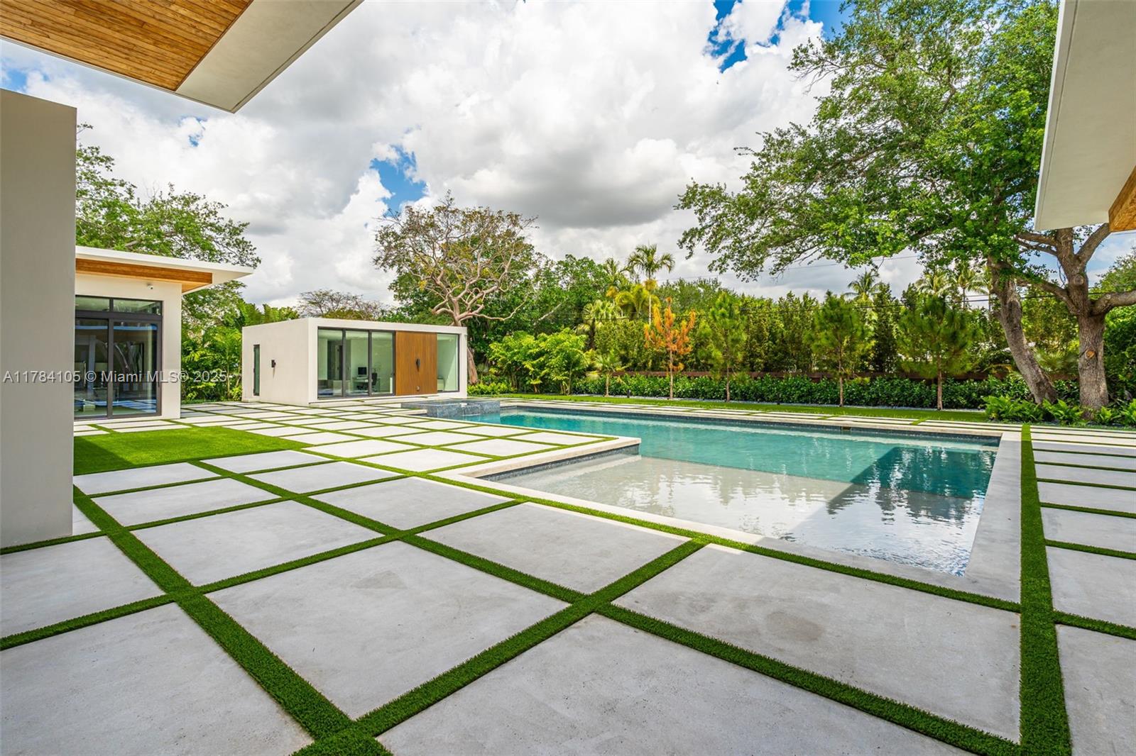 PINE TREE ESTATES - Residential