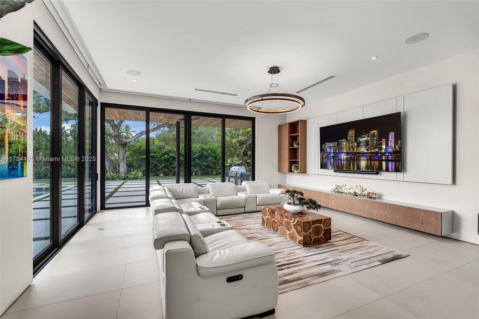 PINE TREE ESTATES - Residential