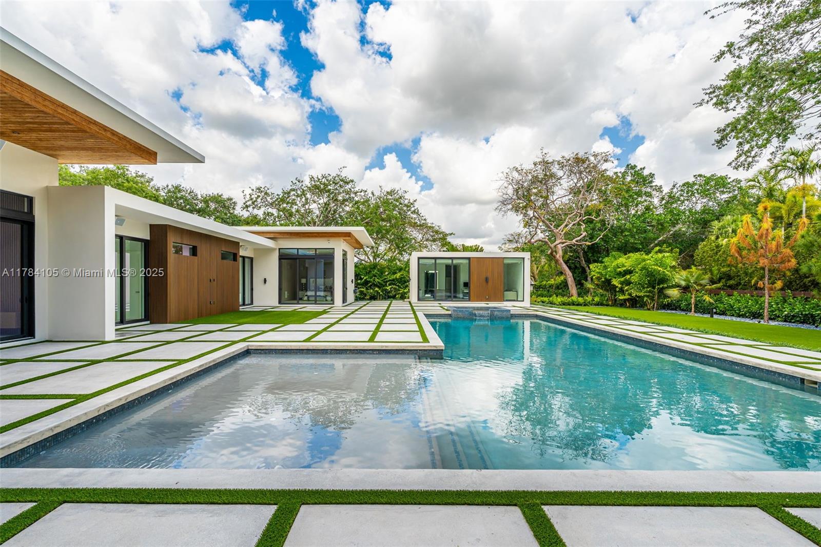 PINE TREE ESTATES - Residential