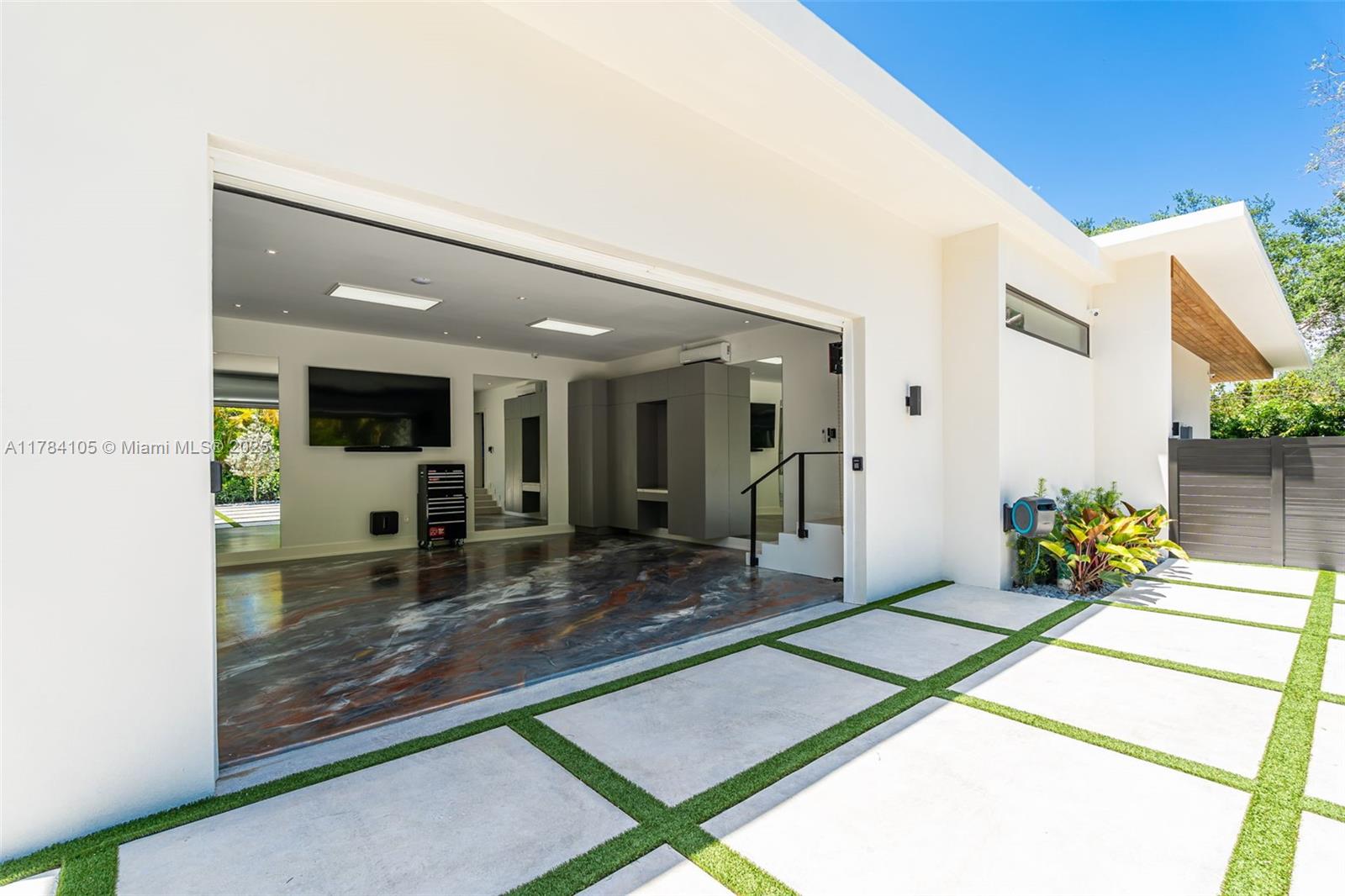 PINE TREE ESTATES - Residential