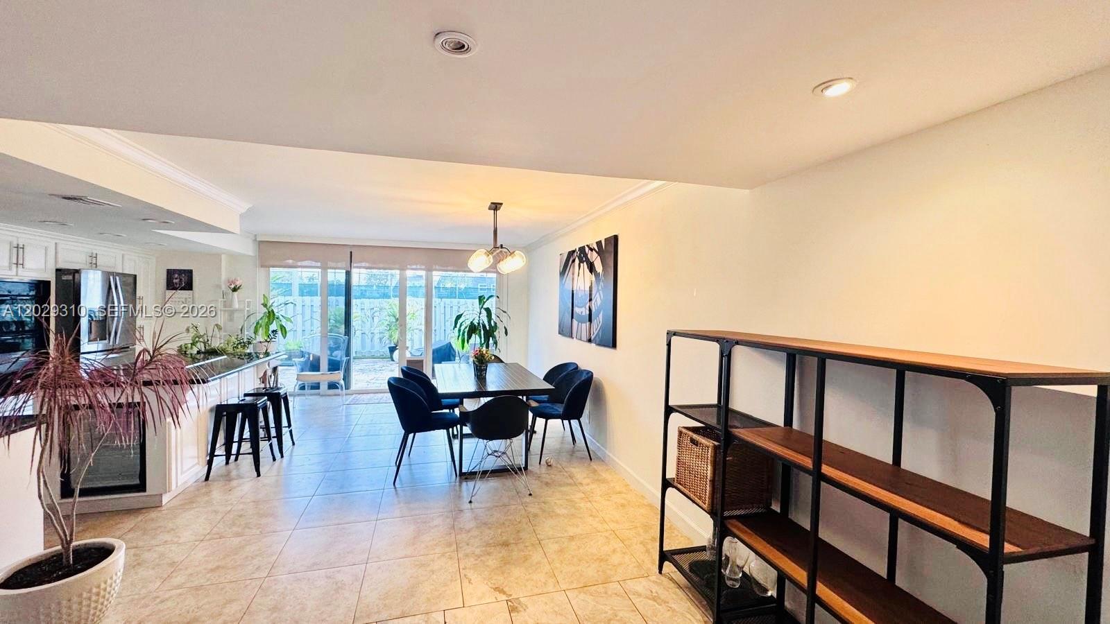 903 NE 27th Ave 903