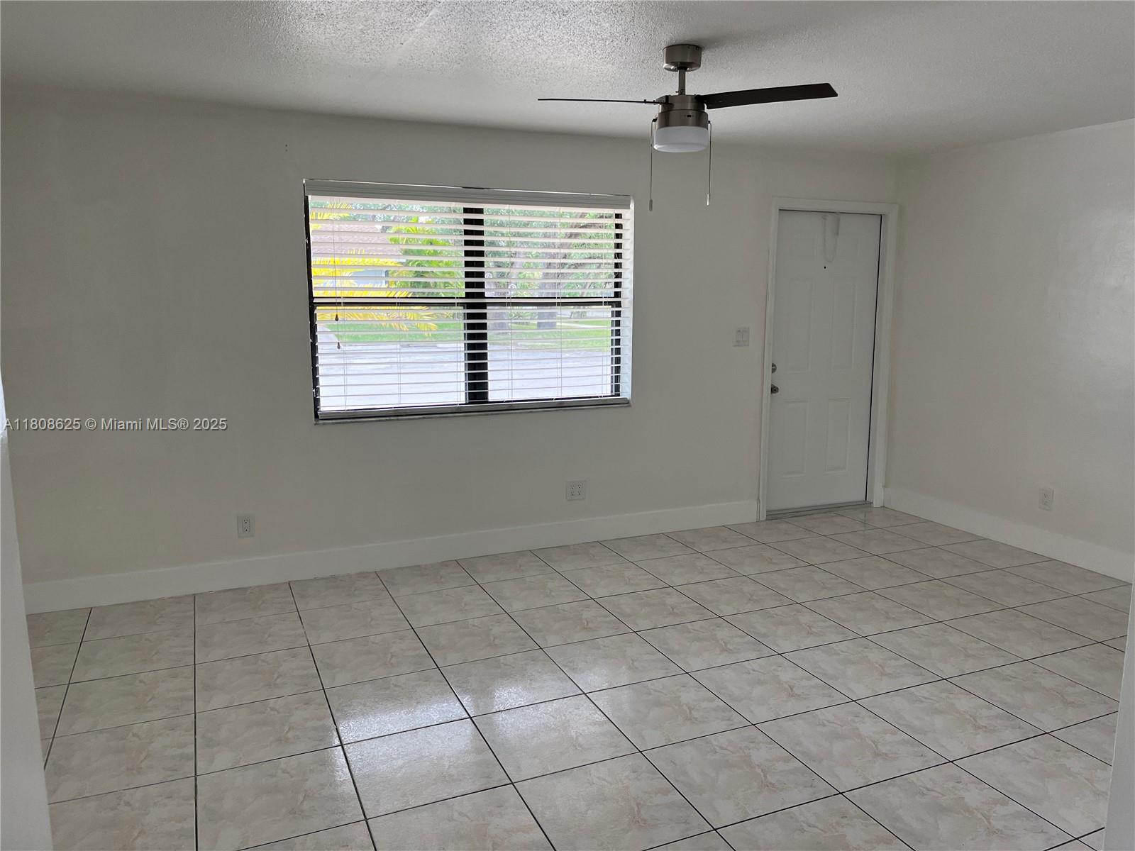 3201 Sw 15th Ave 1-2, Fort Lauderdale, Broward County, Florida - 2 Bedrooms  
1 Bathrooms - 