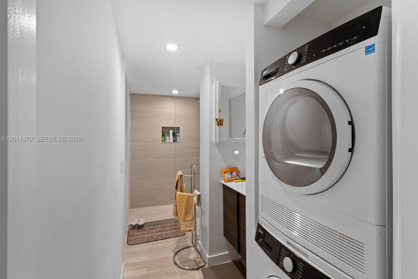 EDEN ISLES CONDO NO 5 - Residential