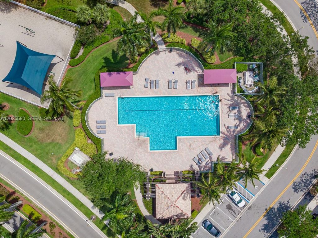 Photo of 2098 Madeira Dr, Weston, FL 33327 (MLS # A12025590)