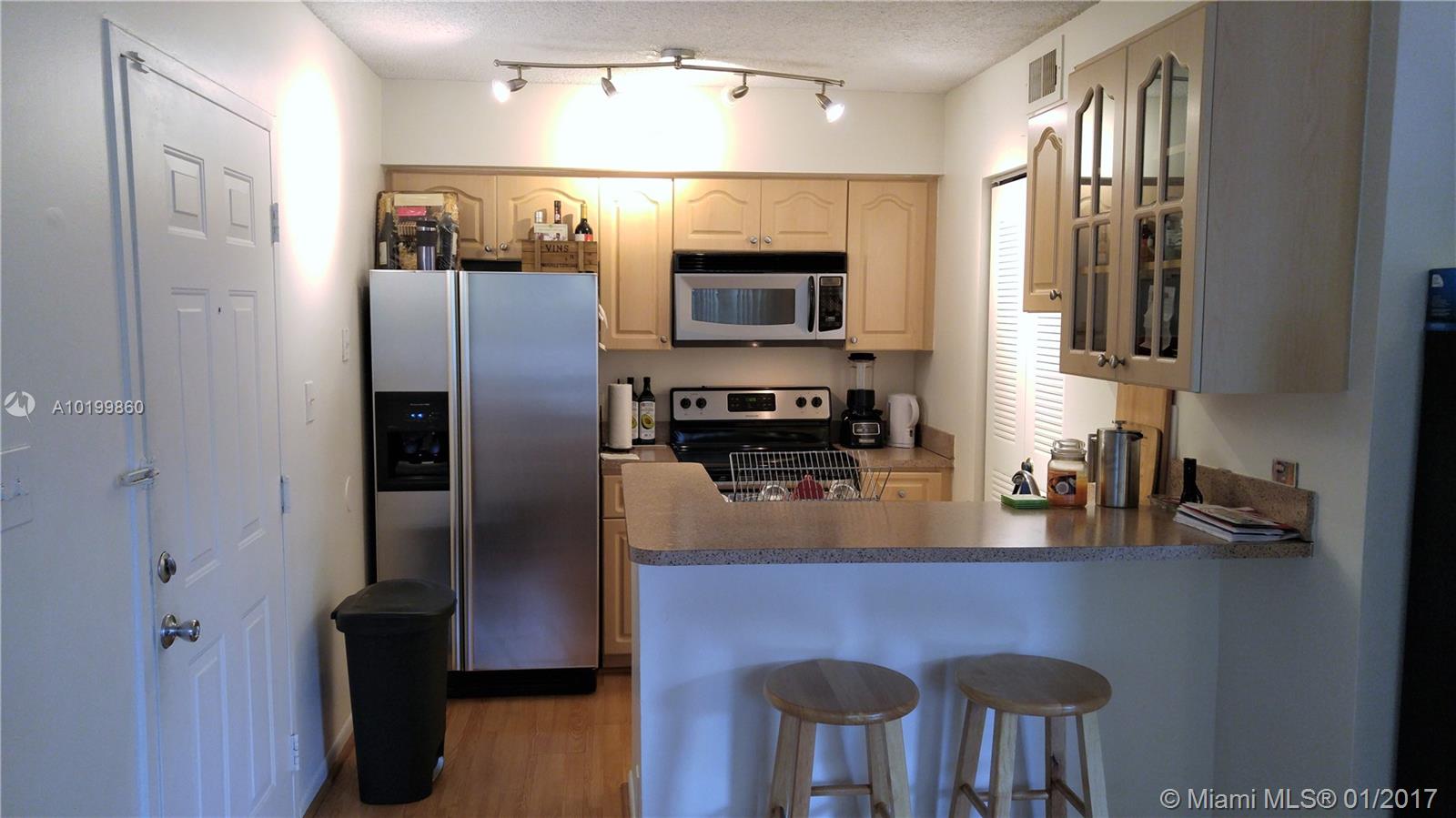 LOVELY 1/1 UNIT IN A RESORT STYLE COMMUNITY. ALL CERAMIC FLOORS, STAINLESS STEEL APPLIANCES-WASHER/DRYER IN UNIT-THIS COMMUNITY HAS 2 POOLS-EXERCISE ROOM-BBQ-TENNIS COURT AND MORE TO OFFER. TENANT OCCUPIED, 24 HOURS NOTICE.