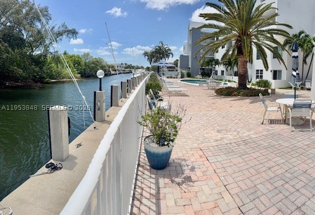 2850 NE 14th St Causeway