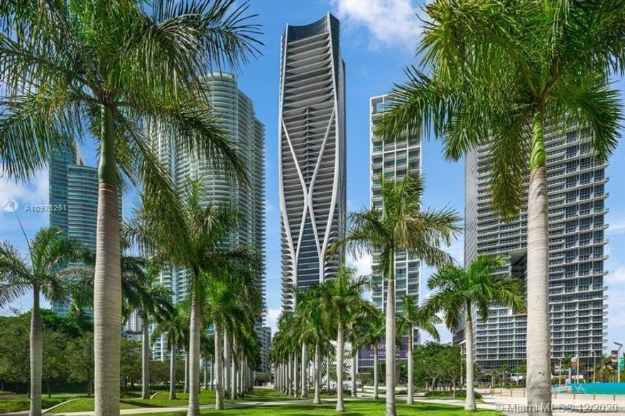One Thousand Museum by Zaha Hadid, Miami's most prestigious new residential tower pushes the limits of innovation and blurs the lines between art and architecture.  The limited collection of museum-quality homes offers an unprecedented level of service and amenities. This full floor residence offers 6 bedrooms, 6.5 baths. Smart technology and custom closets and flooring